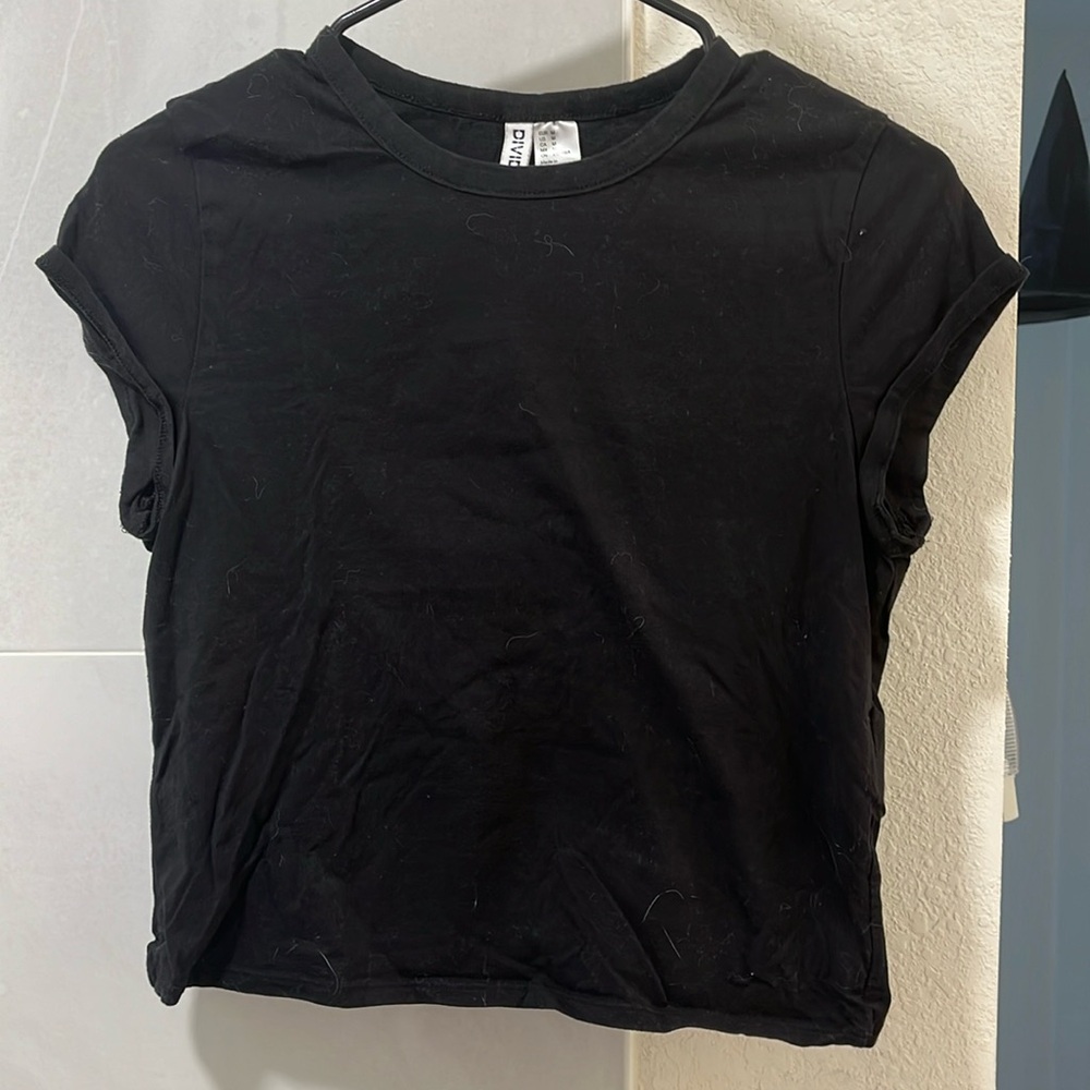 Black tee